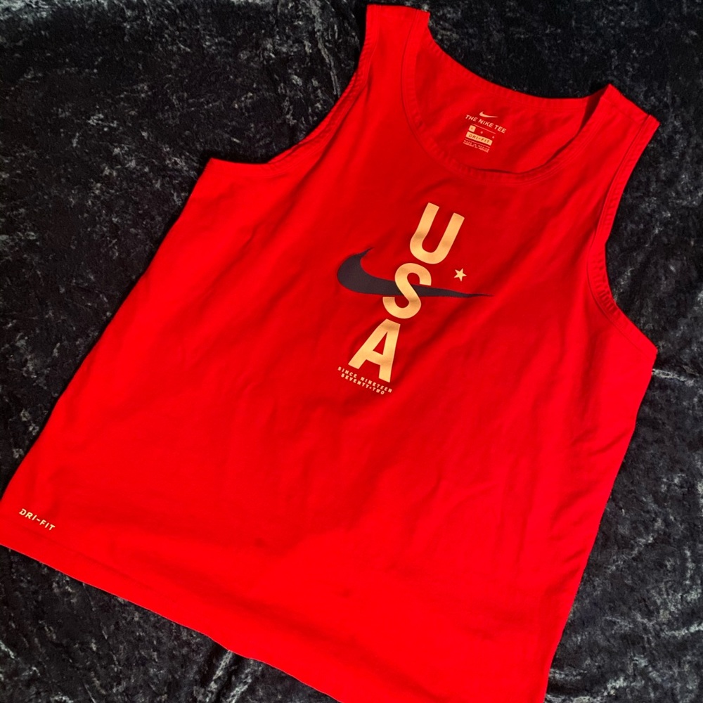 5/$25💜💜Nike tank top